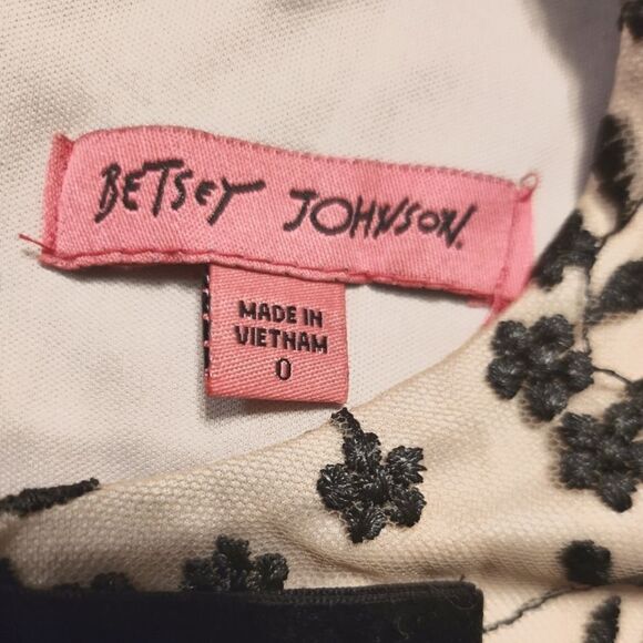 Betsey Johnson Tie Detail Flora Lace  Embroidery Dress Black And Tan Size 0 - Picture 8 of 10